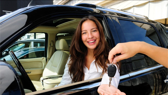 NextImg:"People Swimming In Debt": Record Number Of Car Buyers With $1,000 Payments