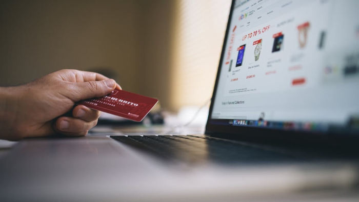 NextImg:Consumer Cracks: Prices Of Online Goods Tumble At Sharpest Rate Since Early Pandemic