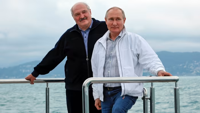 NextImg:Russia Offers To Negotiate Pulling Nukes From Belarus - Names Key Condition