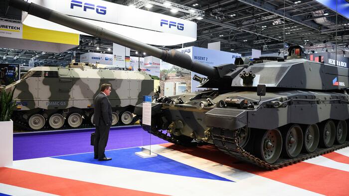 NextImg:UK Talks Tough On War With Russia, While Admitting It's Dangerously Low On Tanks