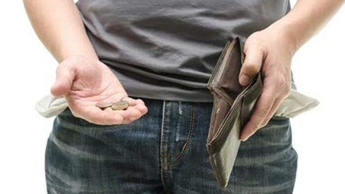 NextImg:9 Signs That The US Consumer Is About To Break