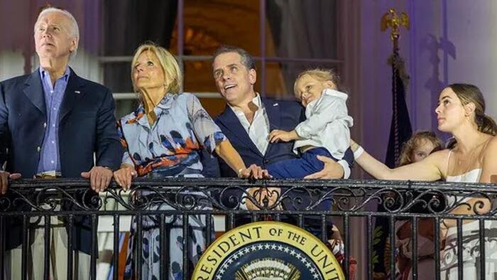 NextImg:ChatGPT Topples Joe Biden's "House Of Cards"