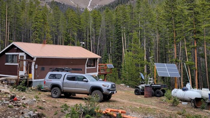 NextImg:Americans Panic Search "Live Off Grid" As Housing Crisis Worsens And Democrat Cities Implode