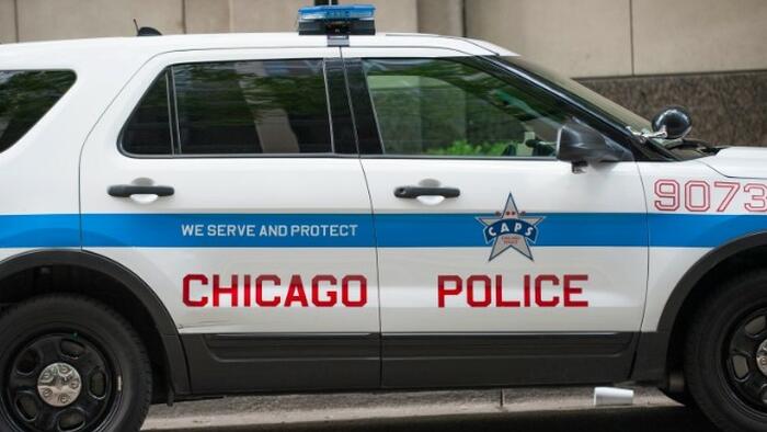 NextImg:Chicago News Crew Robbed At Gunpoint While Reporting On String Of Robberies