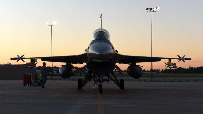 NextImg:Ukraine Bitterly Complains: No Hope Of Using F-16 Jets This Year