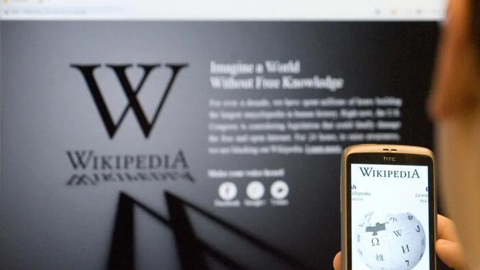 NextImg:Emails Show Hunter Biden Hired Specialists To Quietly Airbrush Wikipedia: Fang