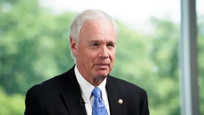 NextImg:Sen. Johnson Claims CDC 'Abused Authority,' Engaged In 'Censorship Campaign' Of COVID-19 Vaccine Posts