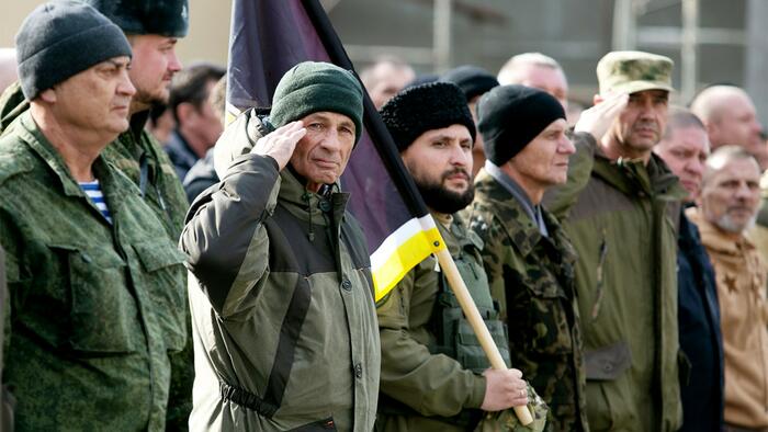 NextImg:Russia Begins Arming Citizen Volunteers Of Hard-Hit Border Region
