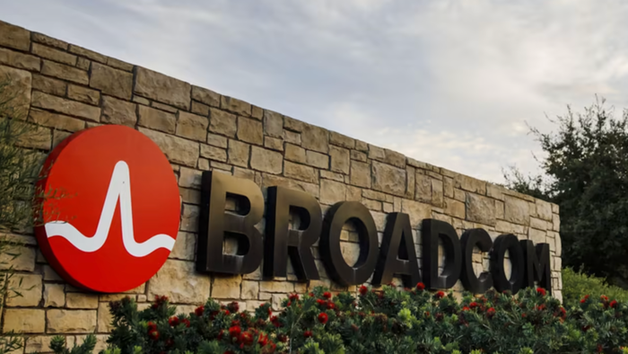 NextImg:Broadcom Shares Slide On Report Google Plans To Abandon Chip Supplier
