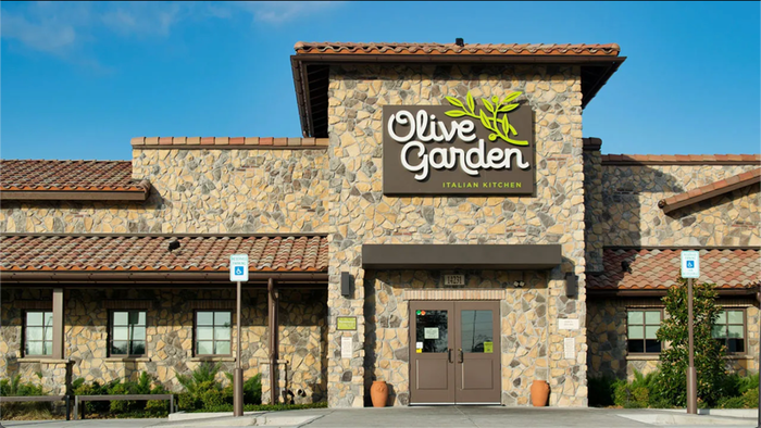 NextImg:Olive Garden Owner Warns: "Decline In Fine Dining" As Wealthy Americans Trade Down To Cheap Booze