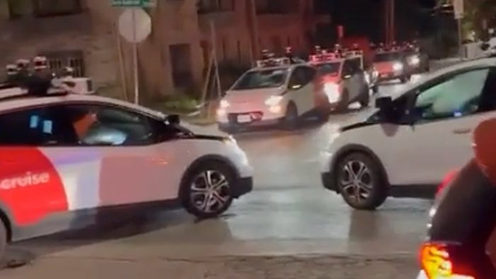 NextImg:20 Robo-Taxis Cause Traffic Mayhem In Austin