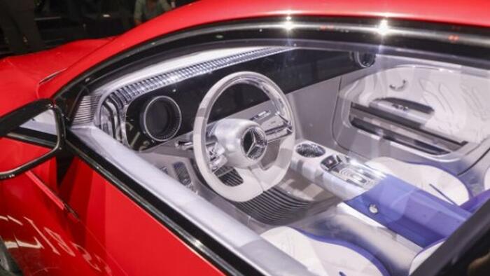 NextImg:Mercedes And BMW Sidestep EV Price War, Gun For Growth In China, With New Concept Cars
