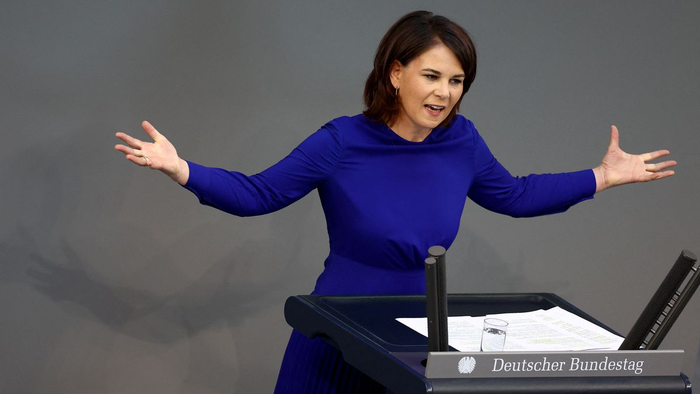 NextImg:German FM Admits Some Of Berlin's Weapons To Ukraine Are Outdated, "Not Really Functioning"