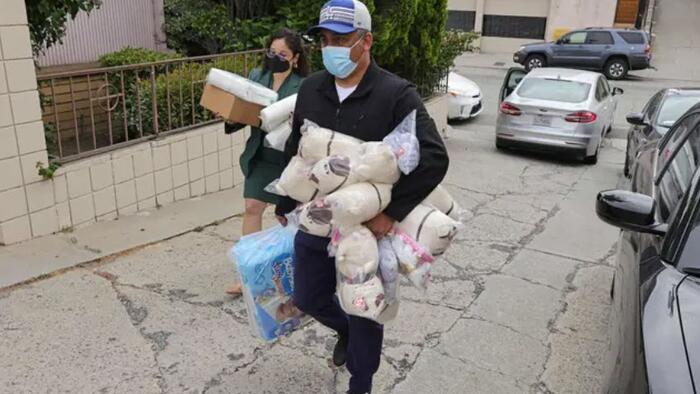 NextImg:20th Busload Of Illegal Immigrants Arrives In Downtown Los Angeles