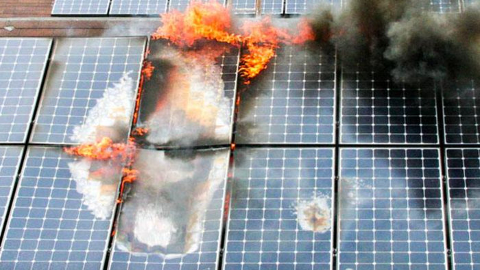 NextImg:Lights Out: Solar Power Stocks Crash After Demand Warning Across Europe