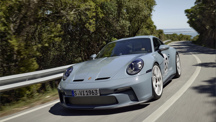 NextImg:Porsche Foresees "Challenging 2024" Due To Interest Rate Shock Impacting Demand