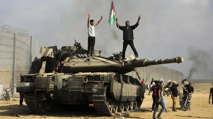 NextImg:Israel Economy Hammered By War With Hamas - Central Bank Holds Rate At 4.75%