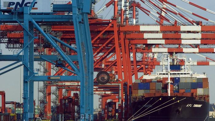 NextImg:Port Of New York And New Jersey Cargo Volumes Drop 21% In August