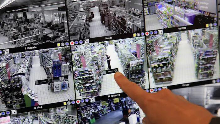 NextImg:UK Shoplifting Jumps 25% Over Past Year