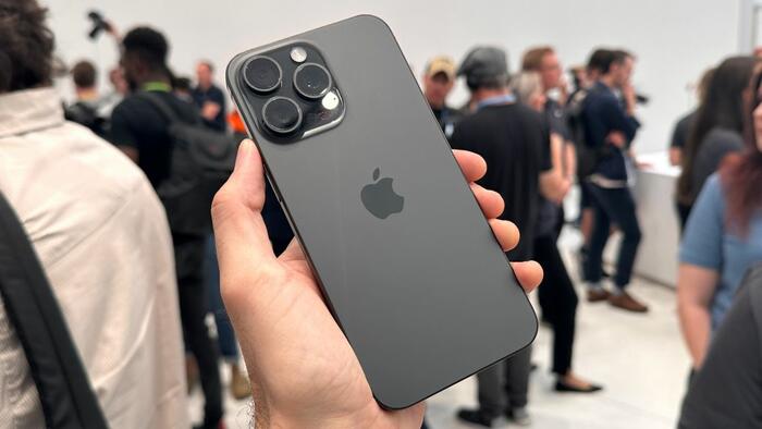 NextImg:Apple Shares Slide After Research Shows iPhone Launch In China Disappoints