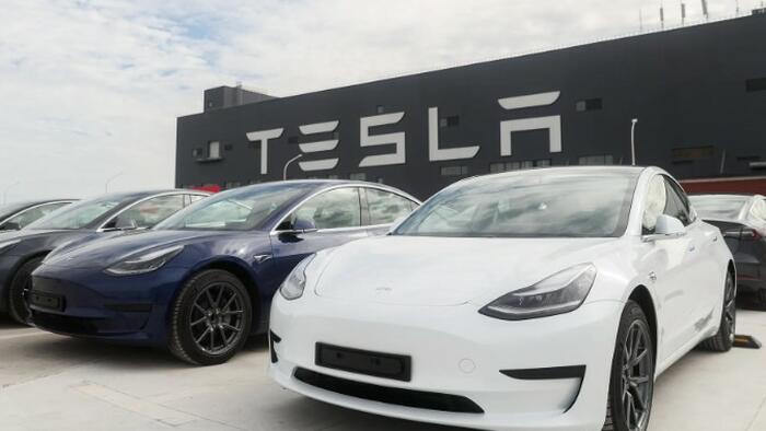 NextImg:"Midnight Massacre": Tesla Slashes Model 3, Model Y Prices Yet Again