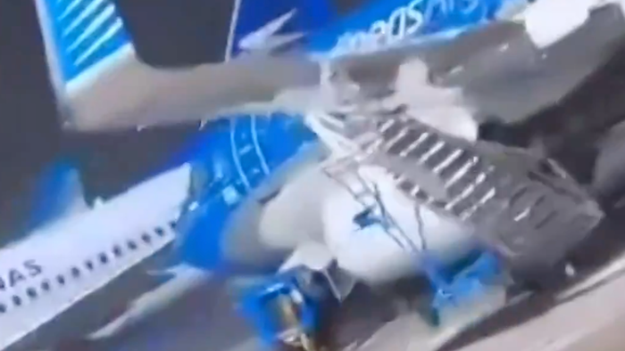 Watch: Powerful Windstorm Sends Parked Boeing 737 'Crashing Into Ground Equipment' ​​​​​​​ - Vimarsana News
