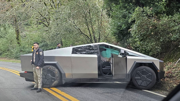 Tesla Cybertruck Vs. Toyota Corolla In Real-World Crash - Vimarsana News