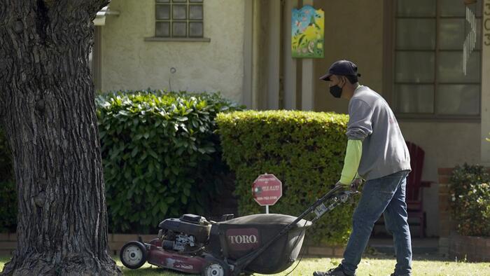 California Landscapers Brace For Gas-Powered Lawn Equipment Ban - Vimarsana News