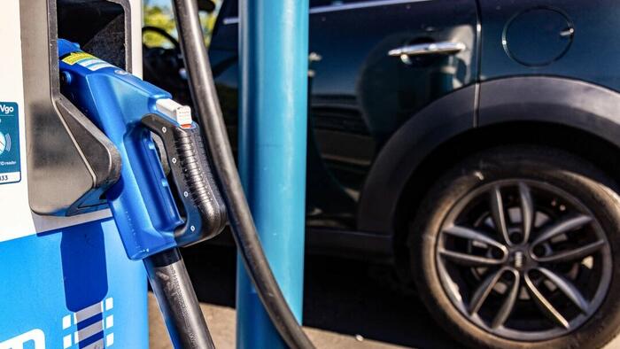 National Security Experts Raise Alarm Over Biden's EV Push - Vimarsana News
