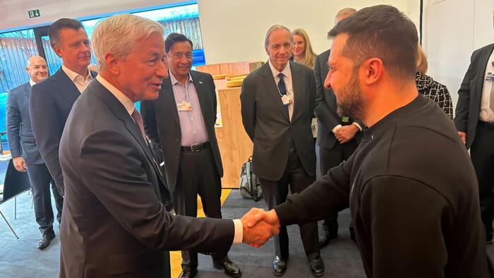 Zelensky Courts JPMorgan, Bank of America & Bridgewater CEOs At Davos, Urges More Money From West - Vimarsana News