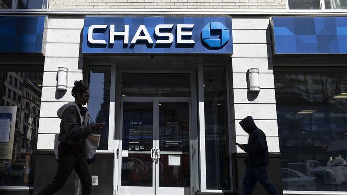 NextImg:JPMorgan Chase Plans Massive Branch Network Expansion While Small Banks Implode