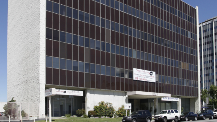 NextImg:"Absolutely Crazy": Vacant LA Office Tower To Be Torn Down For Just 30 New EV Charging Stations