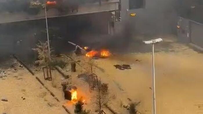 NextImg:"Like A Warzone": Farmers Surround EU Headquarters Building