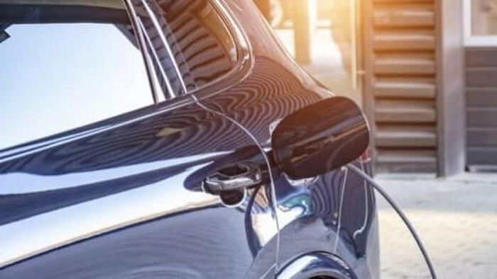 NextImg:Microwave Energy Could Fix The Biggest Problem Facing EVs