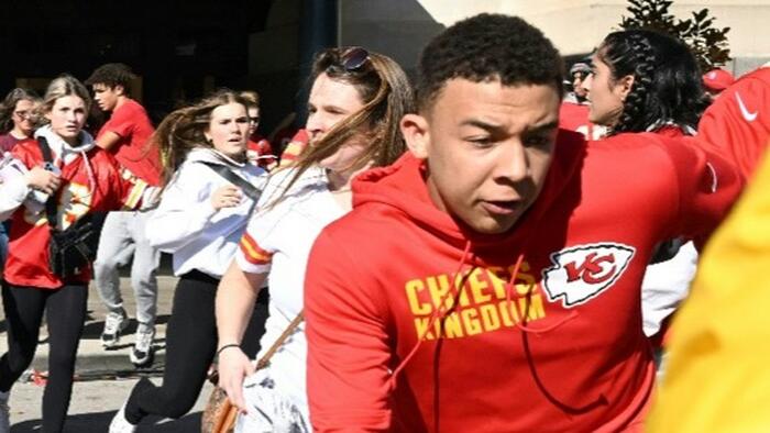 NextImg:"Shots Have Been Fired": Chaos Erupts At Kansas City Super Bowl Parade