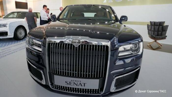 NextImg:Putin Gifts Kim Jong Un A Luxury Russian Limo