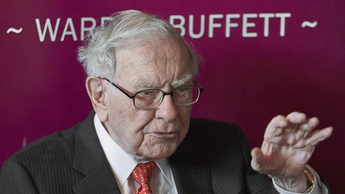 NextImg:Berkshire Cuts Stake In Apple And Paramount, Dumps DR Horton, Adds To Energy Giants Chevron And OXY