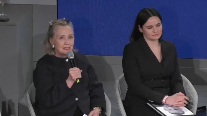 NextImg:Hillary Clinton Claims "Wannabe Dictator" Trump Will Pull US Out Of NATO, "Militarize American Law Enforcement"