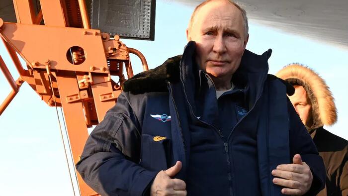NextImg:Watch: Putin Co-Pilots Supersonic Nuclear-Capable Bomber