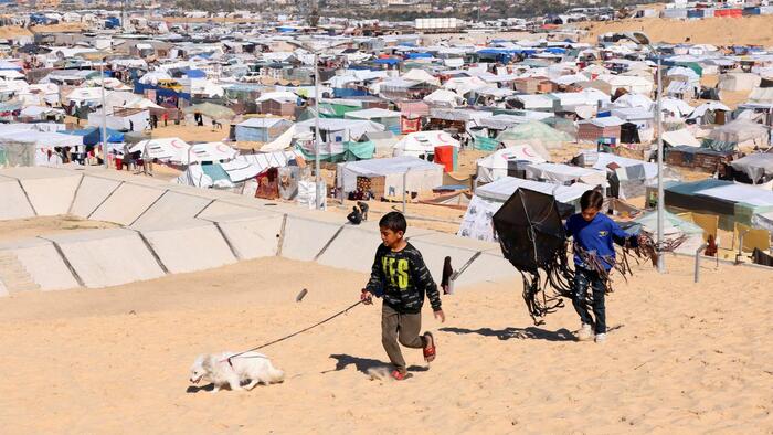 NextImg:Egypt Erects 8-Square-Mile Walled Enclosure In Sinai Desert For Rafah Refugee Spillover