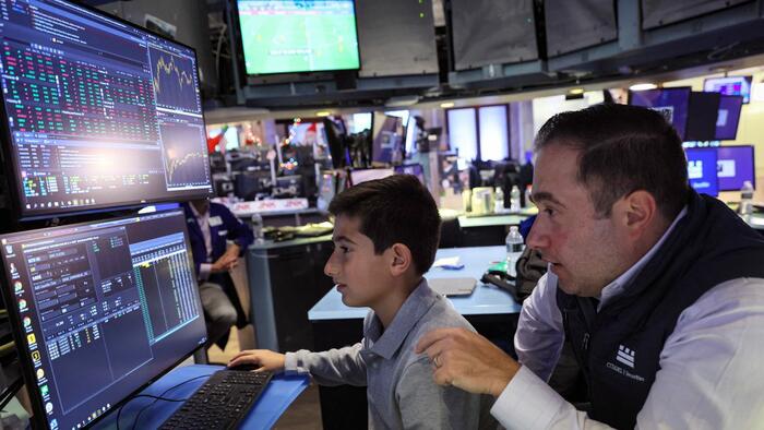 NextImg:Futures Drop, Yields And Oil Rise Amid Earnings Firehose