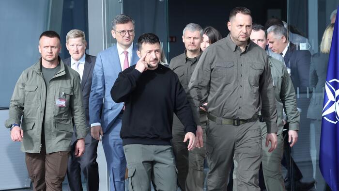 NextImg:Zelensky Confirms He's Poised To Fire Military Chief, Amid Reports General Held 'Secret Talks' On Achieving Peace