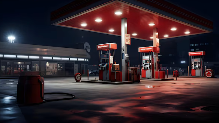 Pump-Prices To Hit $4 A Gallon As "Real Sleeper Risk" For Oil Market Looms - Vimarsana News