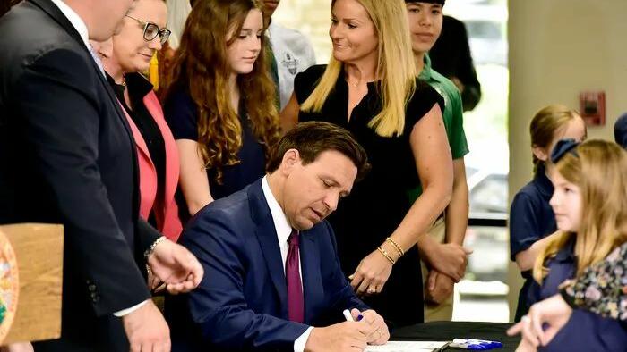 NextImg:Florida Bans Social Media For Minors Under 14