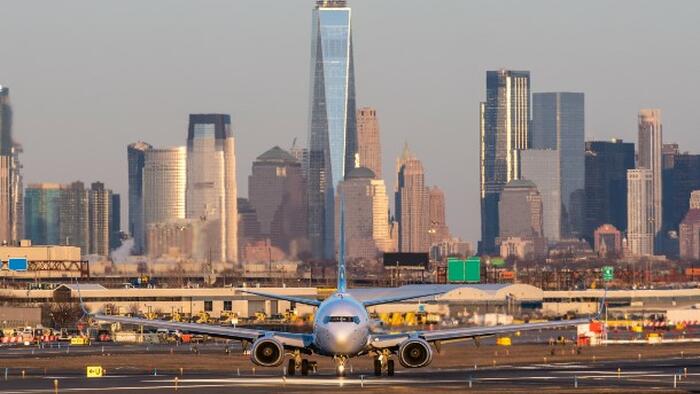 NextImg:FAA Turning Over Newark's Air Traffic Control Duties To Philadelphia To "Address Staffing Issues"