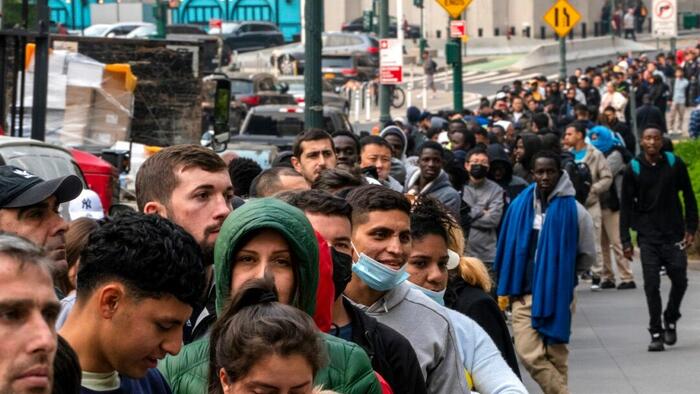 NextImg:New York City Reaches Deal To Limit Shelter Stays For Adult Migrants