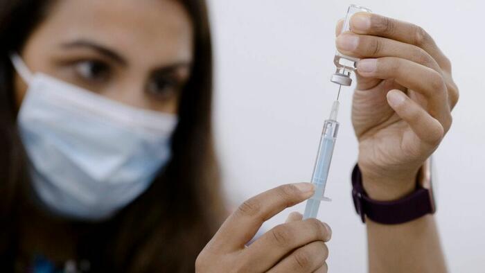 NextImg:Japanese Preprint Calls For mRNA VaccinesTo Be Suspended Over Blood Bank Contamination Concerns
