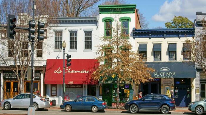 NextImg:With The Tip Credit Falling, Full-Service D.C. Restaurants Cut 3,700 Jobs