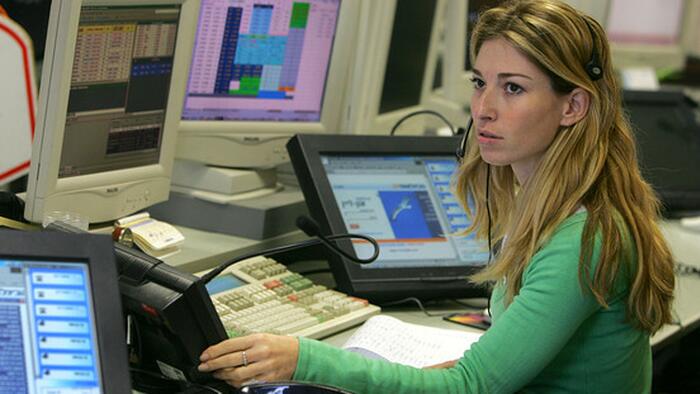 NextImg:Futures Flat As Rally Fades, CRE Stress Returns