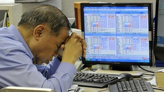 NextImg:Asian Stocks Gain With US and Europe Closed Ahead Of Core PCE Print, Powell Speech